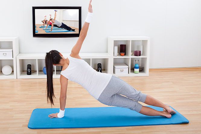 tự tập yoga với thảm tập yoga tại nhà